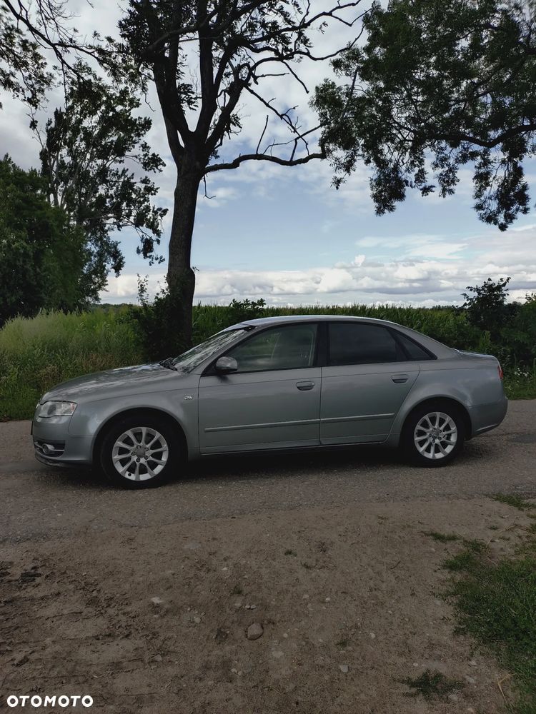 Audi A4 Limousine - 8