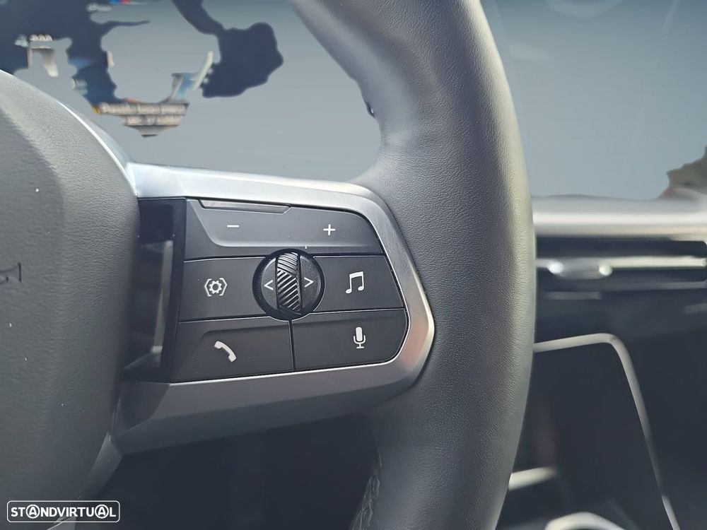 BMW iX2 eDrive20 Pack Desportivo M - 18