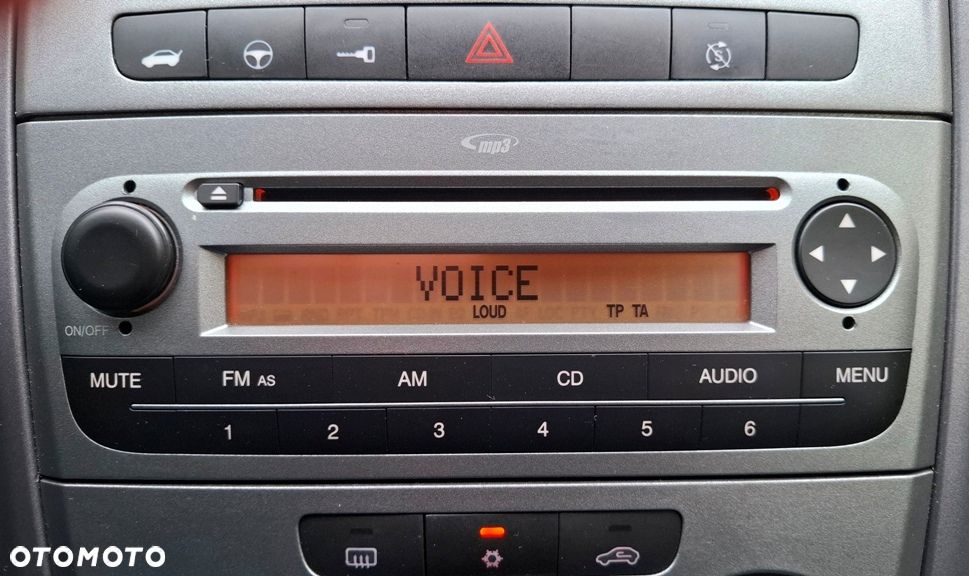 Fiat Grande Punto Actual 1.4 8V Estiva Blue&Me Euro5 - 16