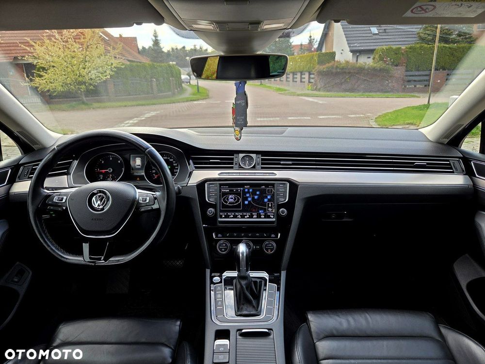 Volkswagen Passat - 12