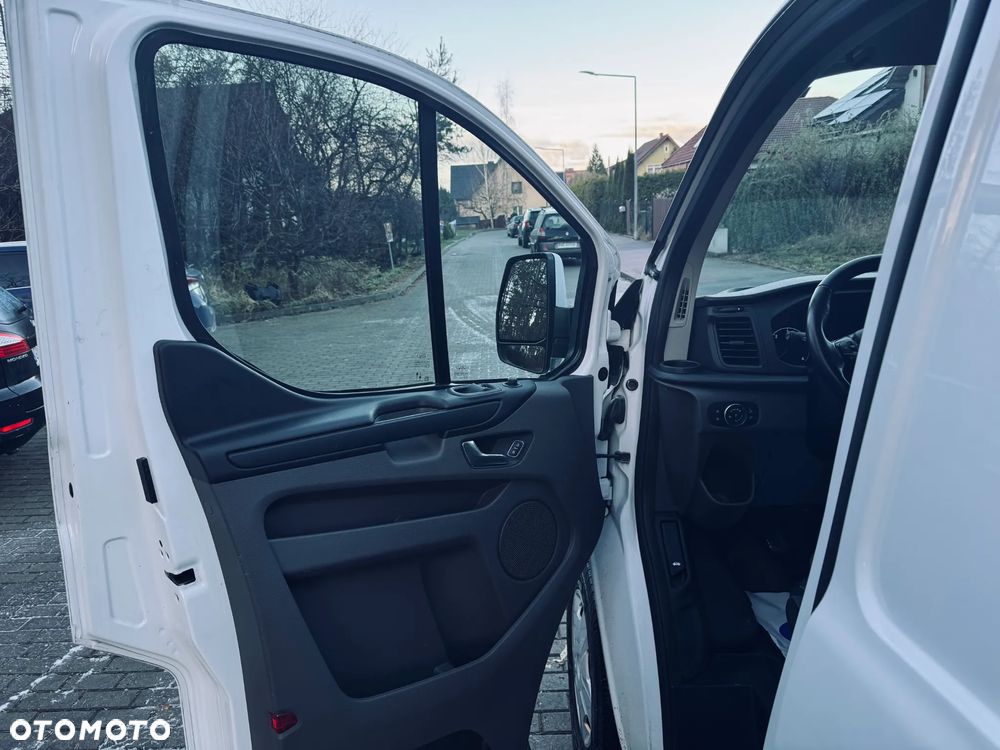 Ford TRANSIT CUSTOM L2H1 - 17