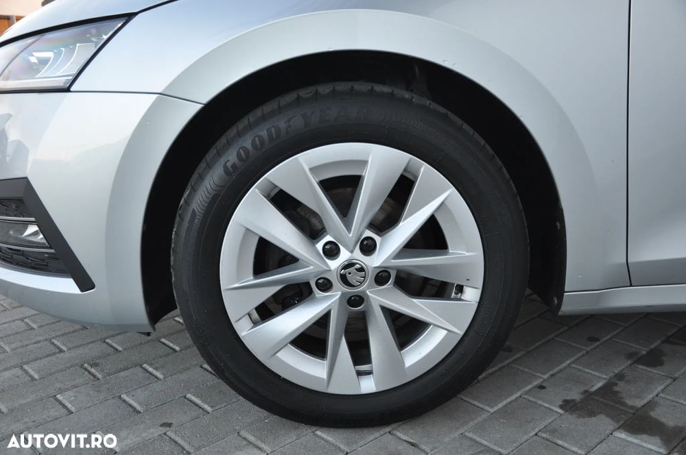 Skoda Octavia Combi 2.0 TDI (Green tec) DSG Style - 11