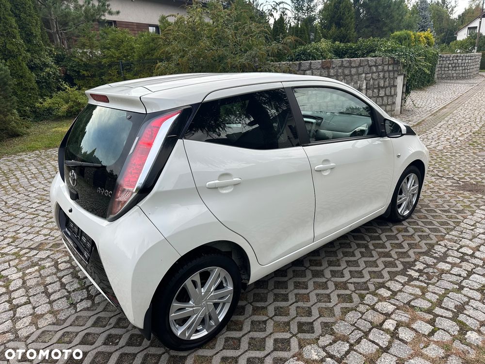 Toyota Aygo x-play - 8