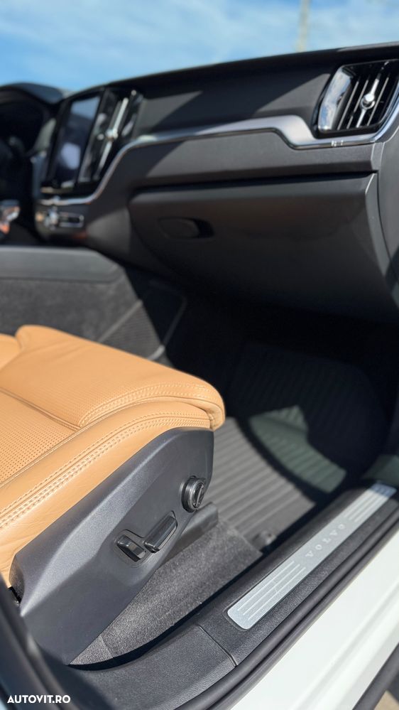 Volvo XC 60 T5 AWD Inscription - 28