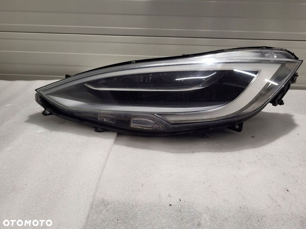 tesla model s lift full przód strona lewa 105357400c - 2