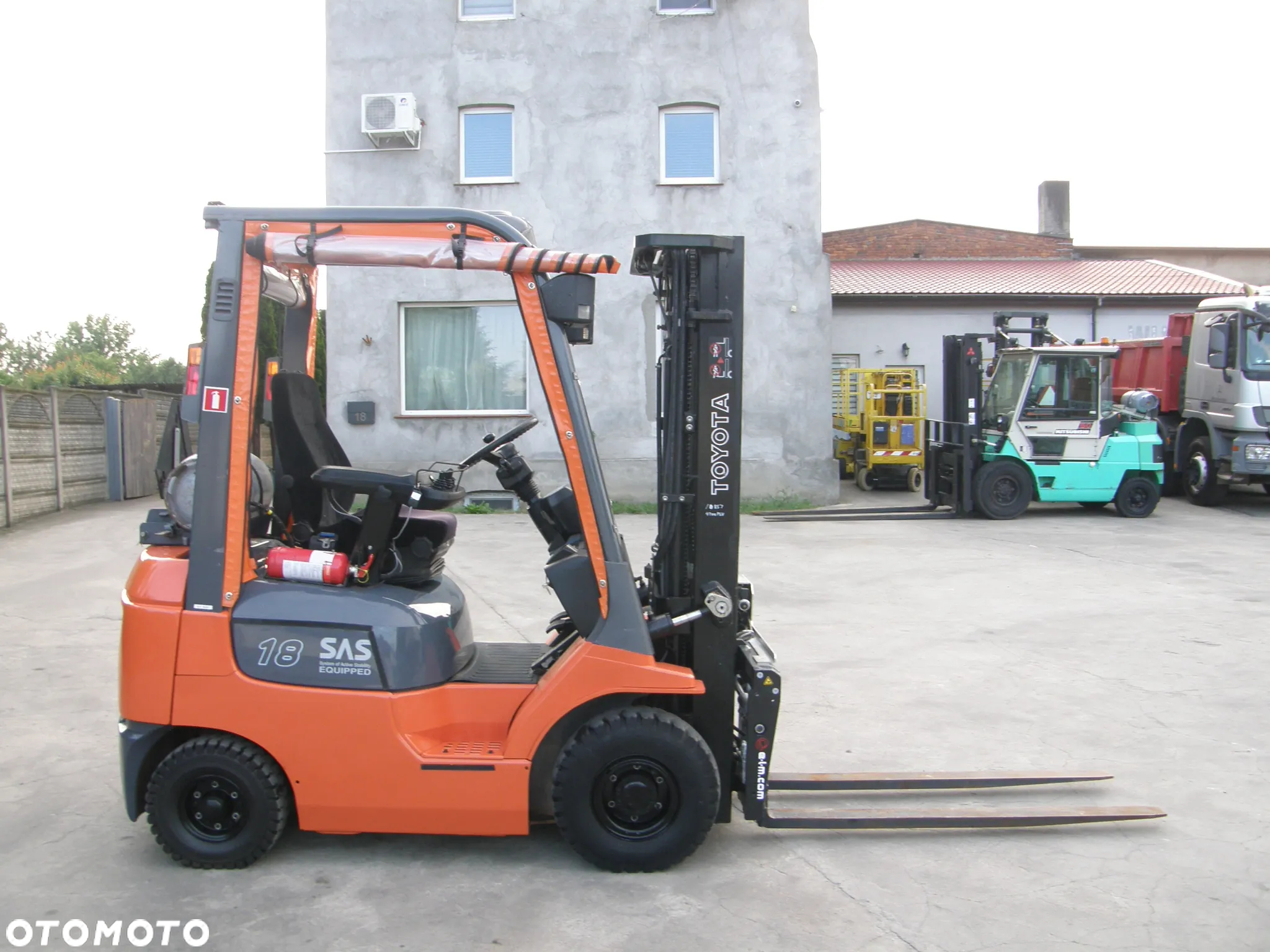 Toyota 7FGF18 2007 TRIPLEX 4,70m pozycjoner - 13