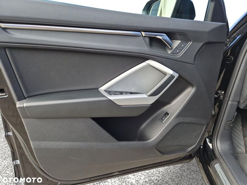 Audi Q3 Sportback - 12