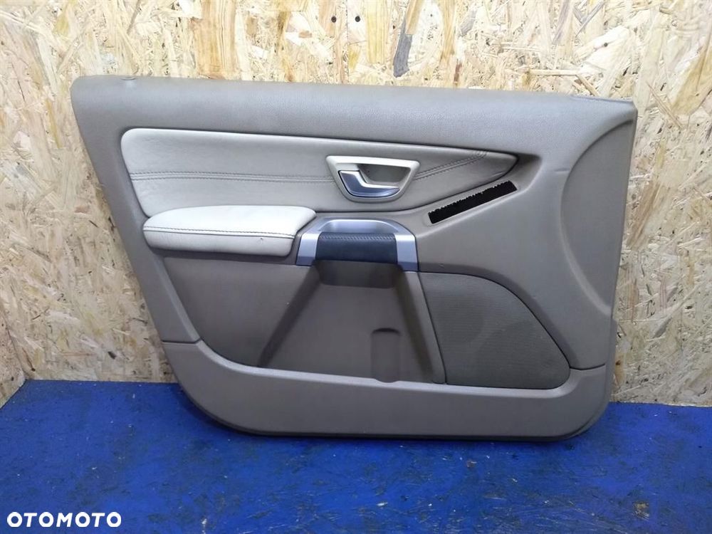 BOCZEK TAPICERKA DRZWI LEWY PRZEDNI VOLVO XC90 - 1