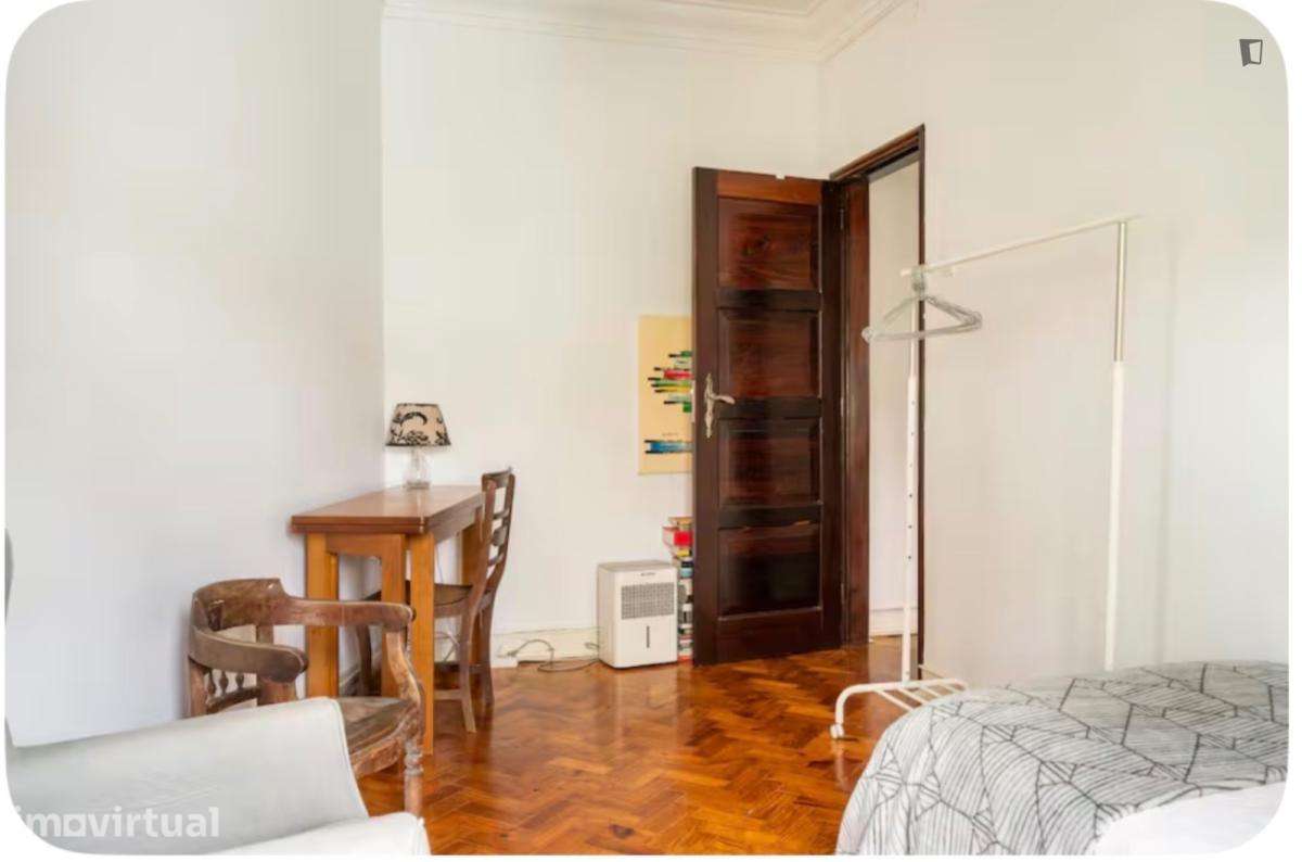 Quarto - localizado em Alameda Lisbon - Grande imagem: 5/11