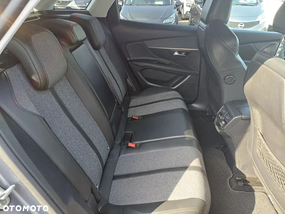 Peugeot 3008 1.2 PureTech Allure S&S - 11