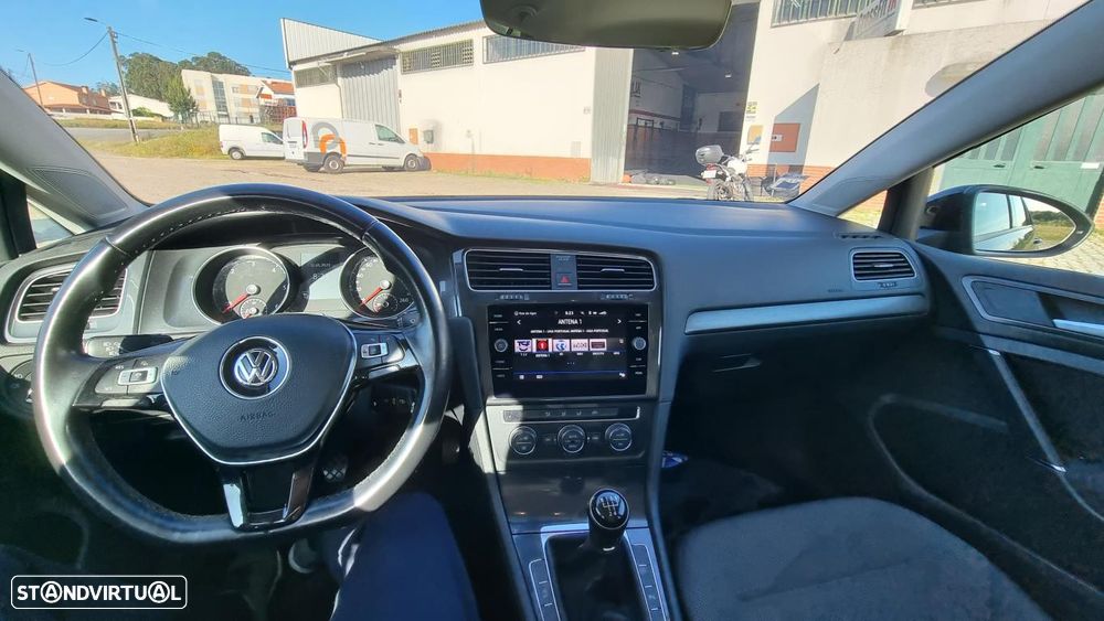 VW Golf Variant 1.6 TDi Confortline - 21