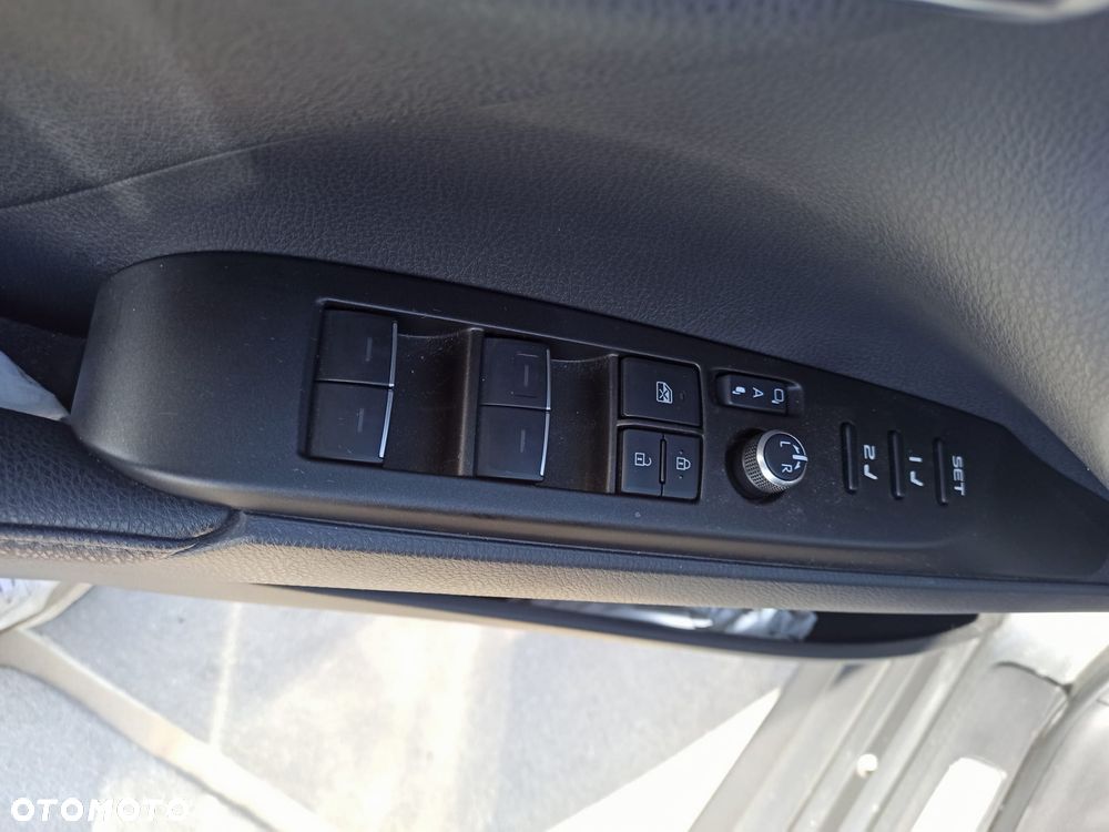 Toyota Camry 2.5 Hybrid Executive CVT - 31