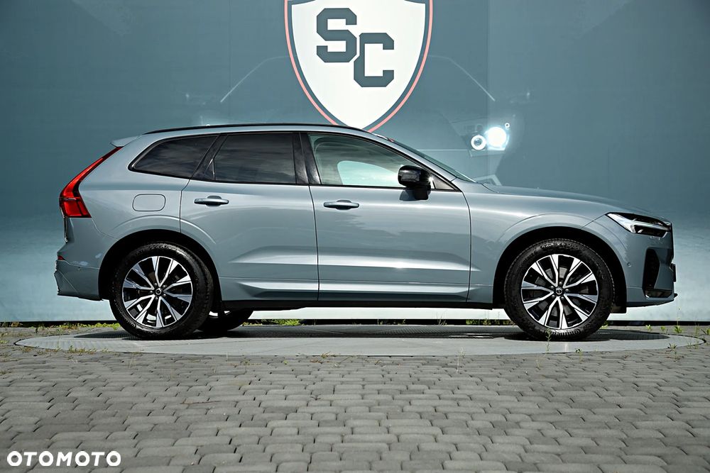 Volvo XC 60 B4 D AWD Plus Dark - 11