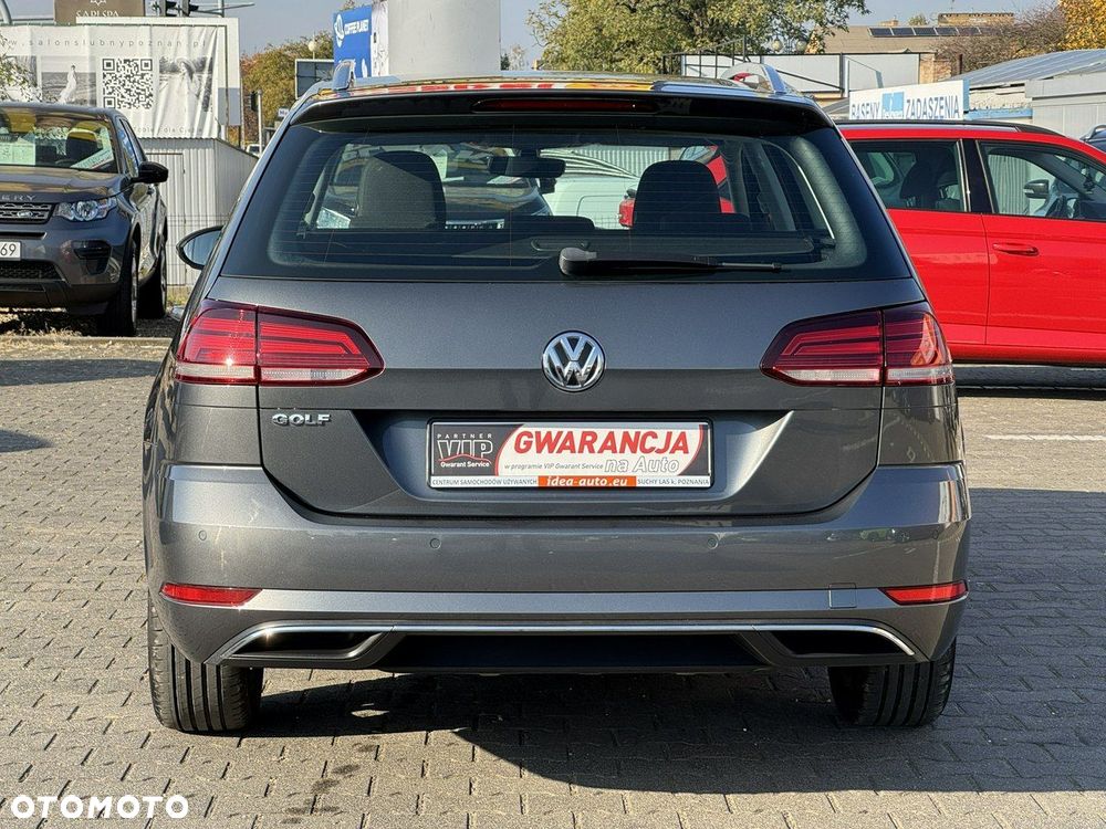 Volkswagen Golf - 6