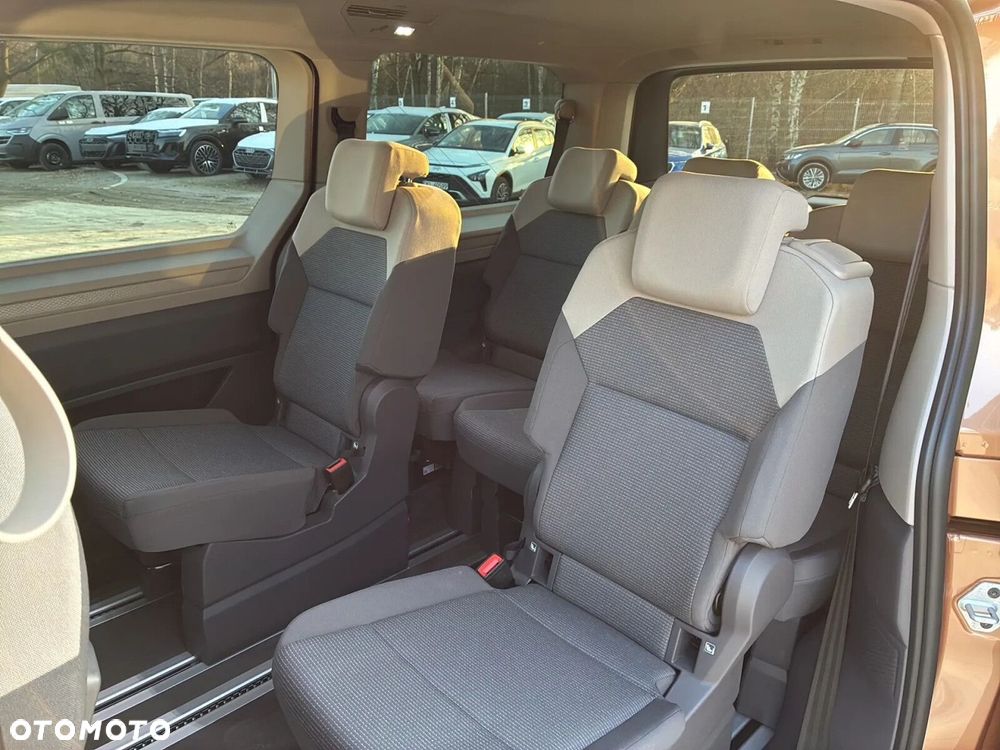Volkswagen Multivan - 17