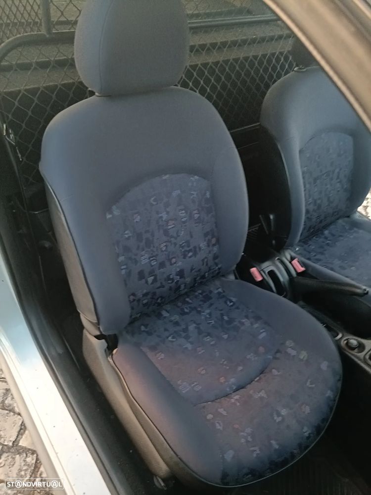 Peugeot 206 - 16