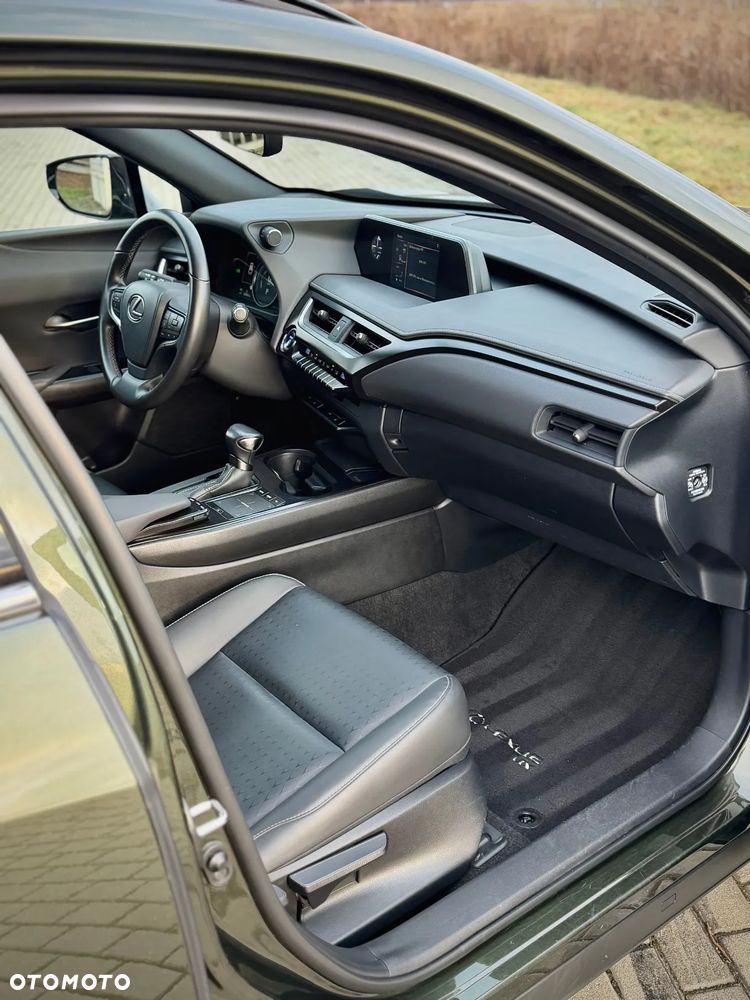 Lexus UX 250h GPF F Impression 2WD - 32