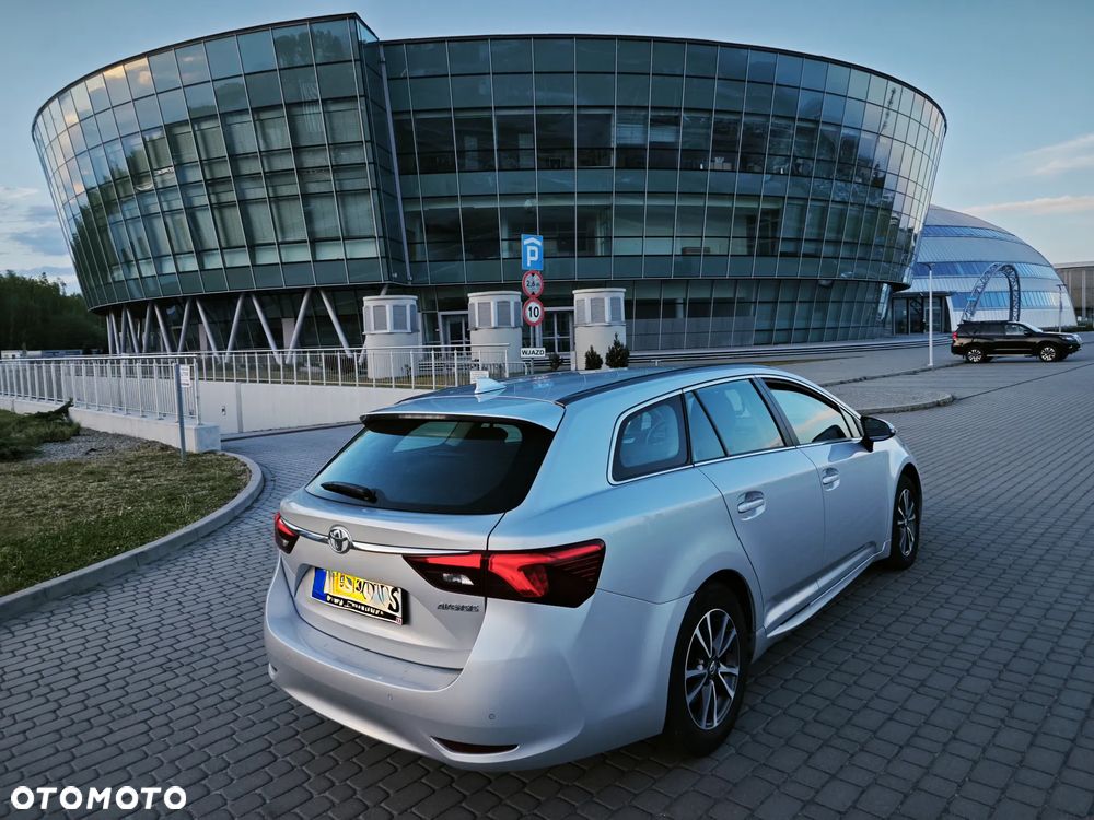 Toyota Avensis 1.8 Premium - 1