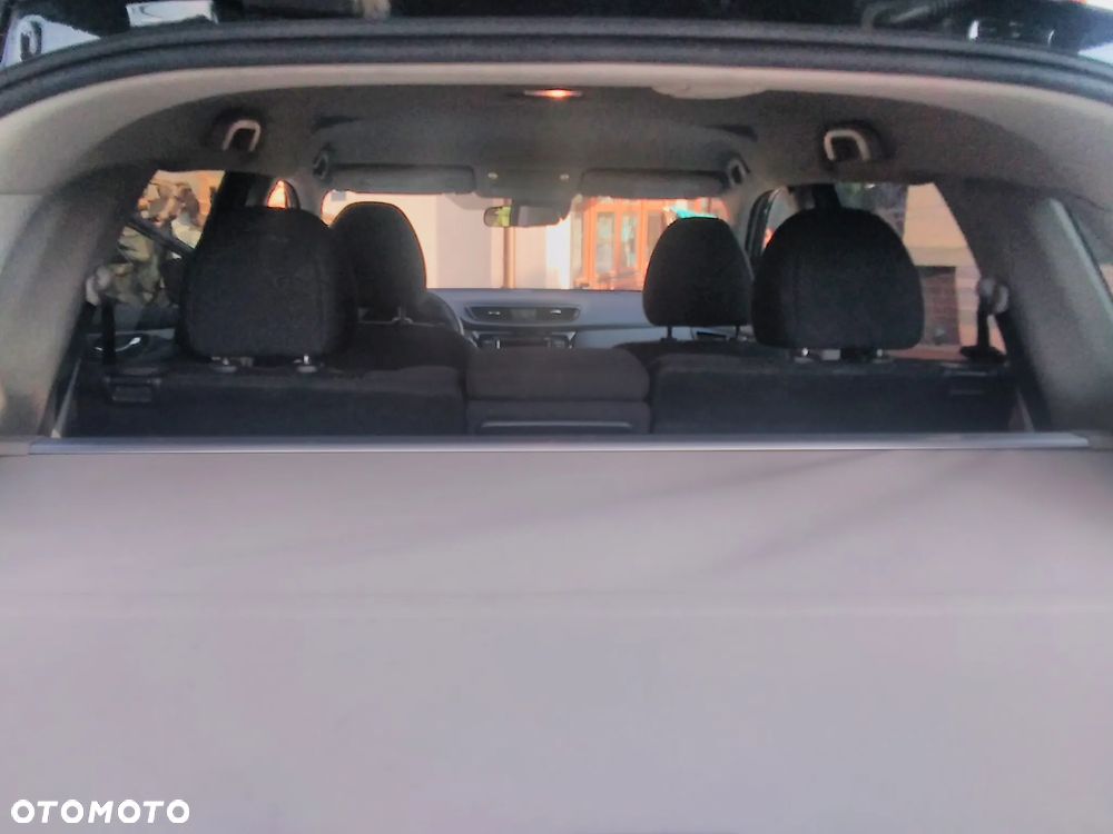 Nissan Rogue - 5