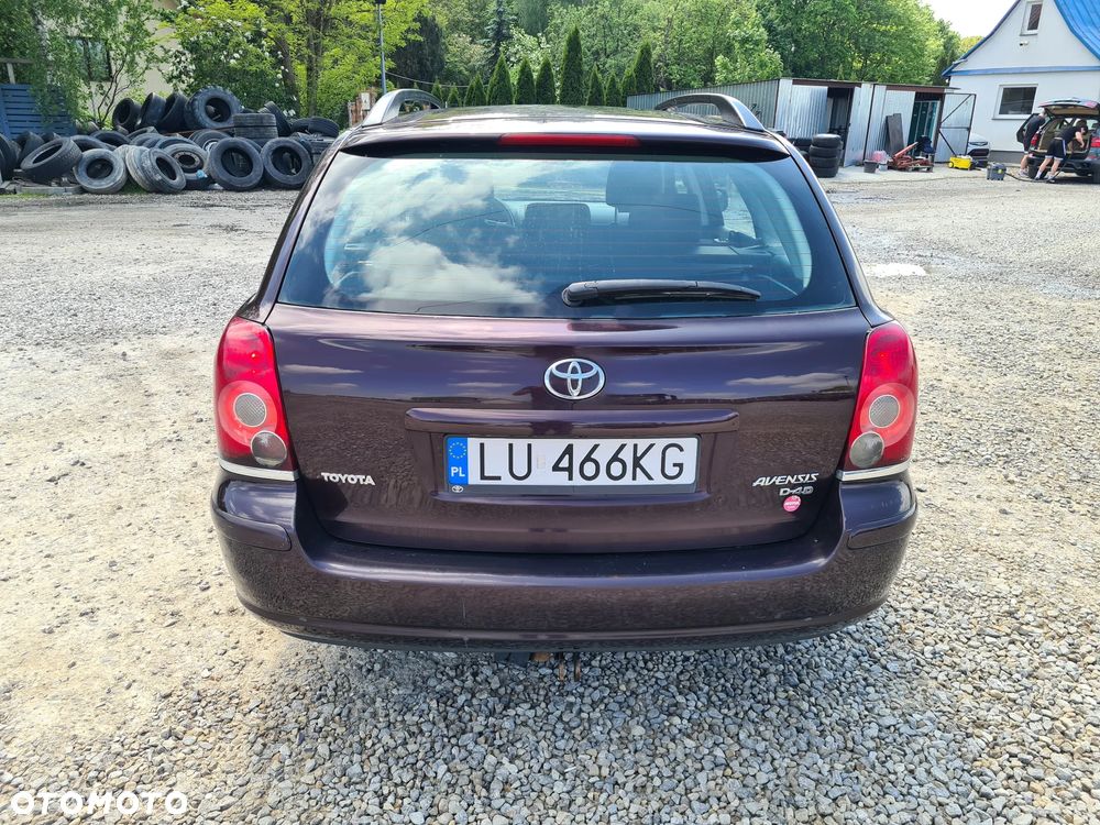 Toyota Avensis - 7