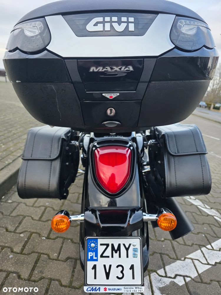 Suzuki Intruder - 16