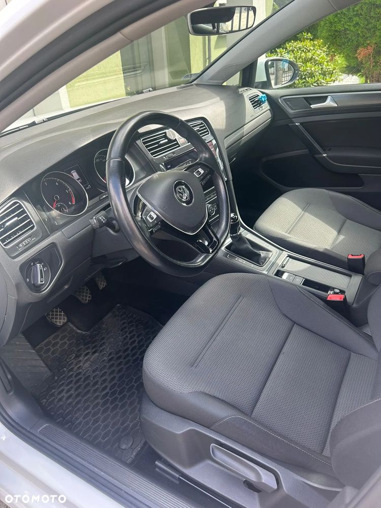 Volkswagen Golf - 11