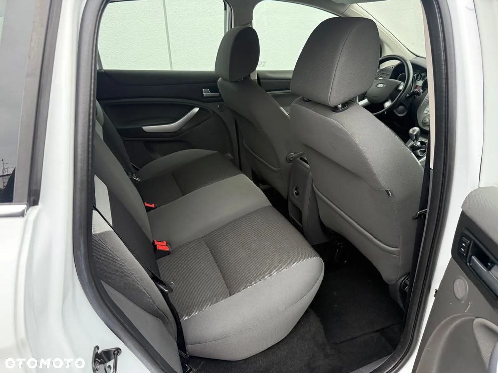 Ford Kuga 2.0 TDCi 4x4 Titanium - 10