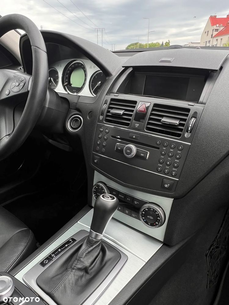 Mercedes-Benz Klasa C 220 CDI DPF Automatik Avantgarde - 16