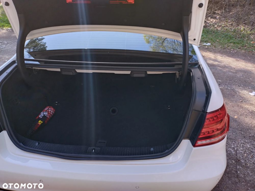 Mercedes-Benz Klasa E 200 7G-TRONIC - 16