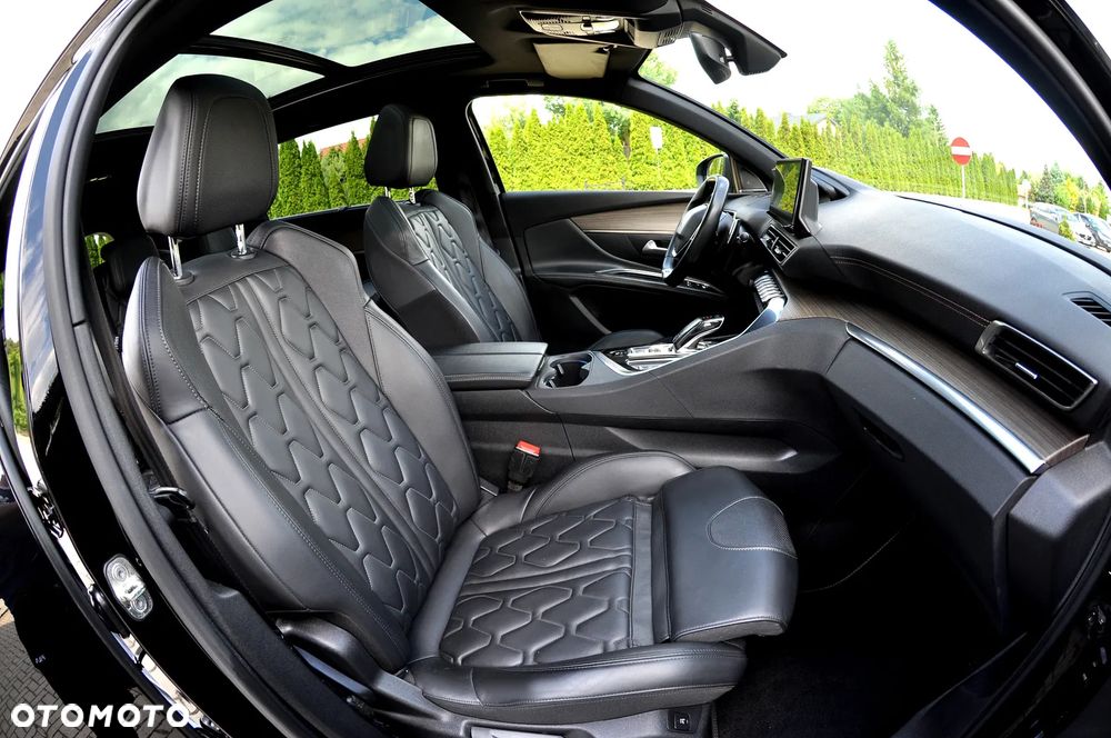 Peugeot 5008 PureTech 180 EAT8 Stop & Start GT - 26