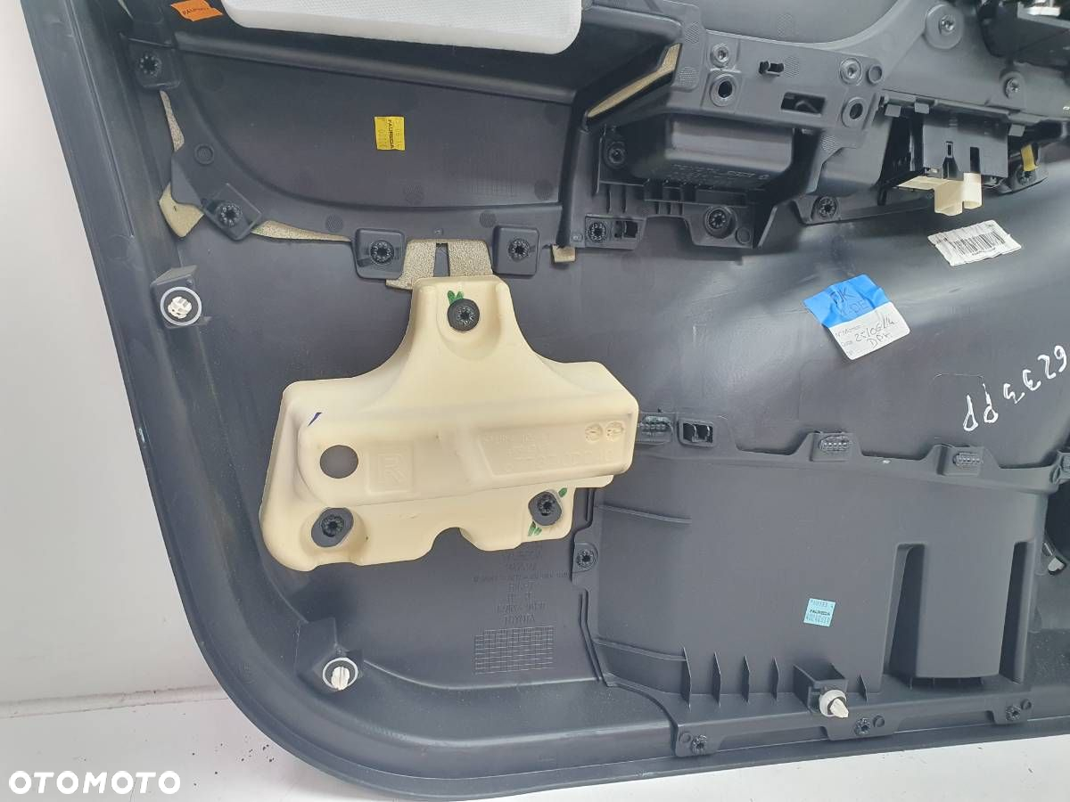 BOCZEK DRZWI PRZÓD PRAWY TAPICERKA TOYOTA YARIS III P15 5D EUROPA - 10