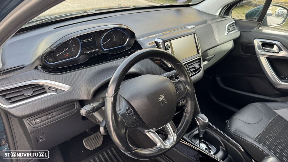 Peugeot 2008 1.2 PureTech Allure EAT6 - 10