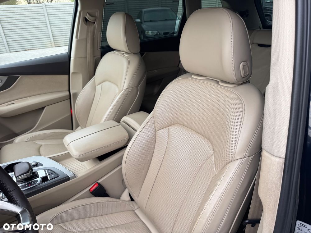 Audi Q7 - 10