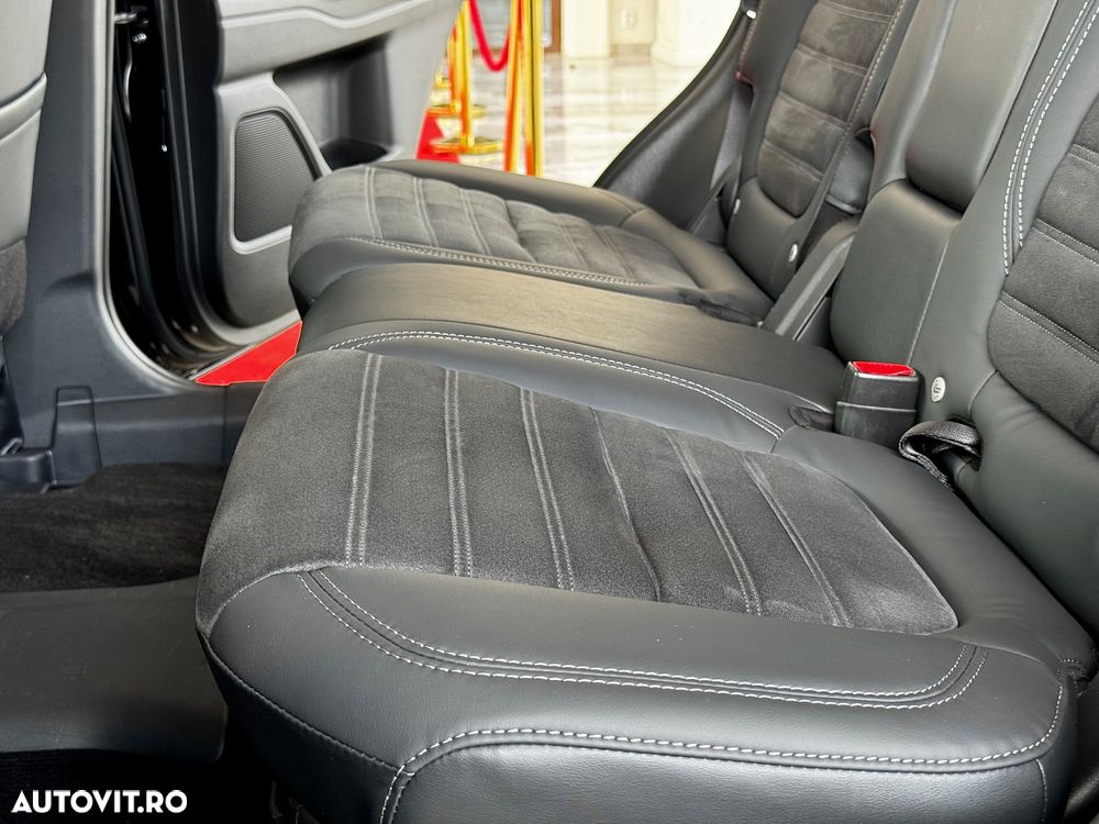 Mitsubishi Outlander 2.4 4WD Plug-In Hybrid Plus - 22