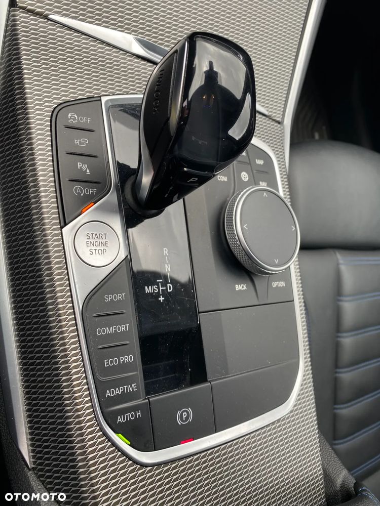 BMW Seria 3 330i xDrive M Sport - 14