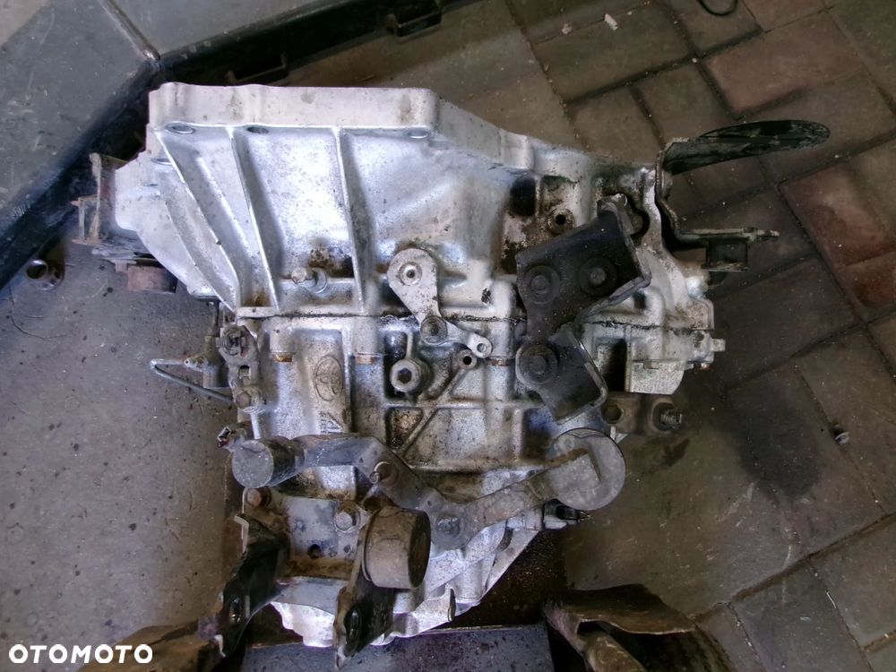 SKRZYNIA BIEGÓW 2.0 16V AVENSIS T27 - 1