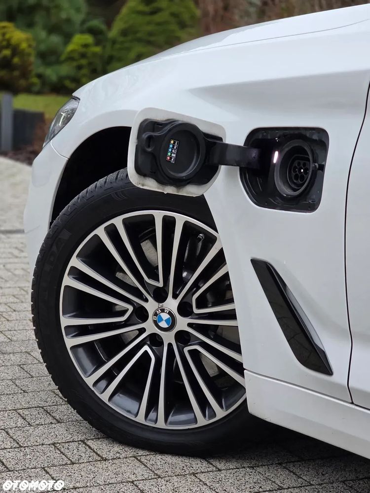 BMW Seria 5 530e iPerformance xDrive Sport Line sport - 16