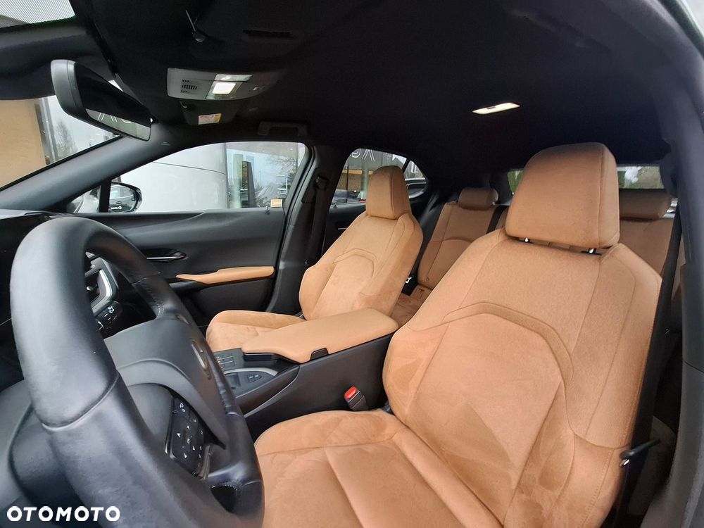 Lexus UX - 11