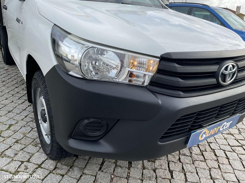 Toyota Hilux 2.4 D-4D 2WD CE - 17