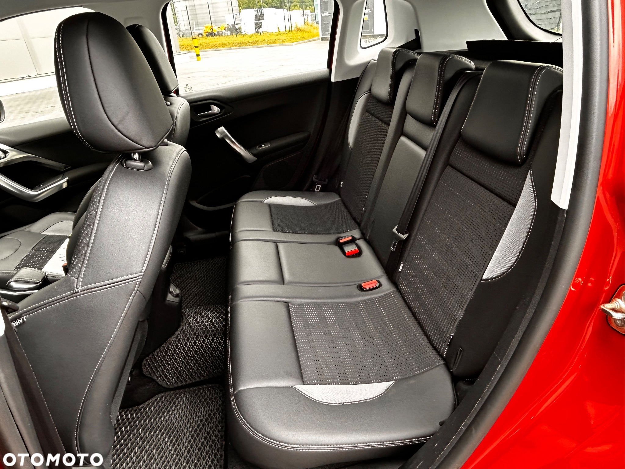 Peugeot 2008 1.6 VTi Allure - 29