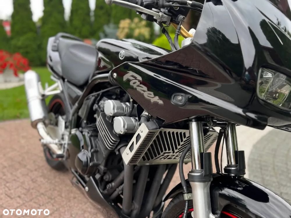 Yamaha FZS - 2