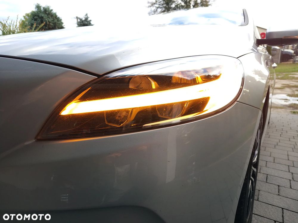 Volvo V40 D2 Momentum - 12