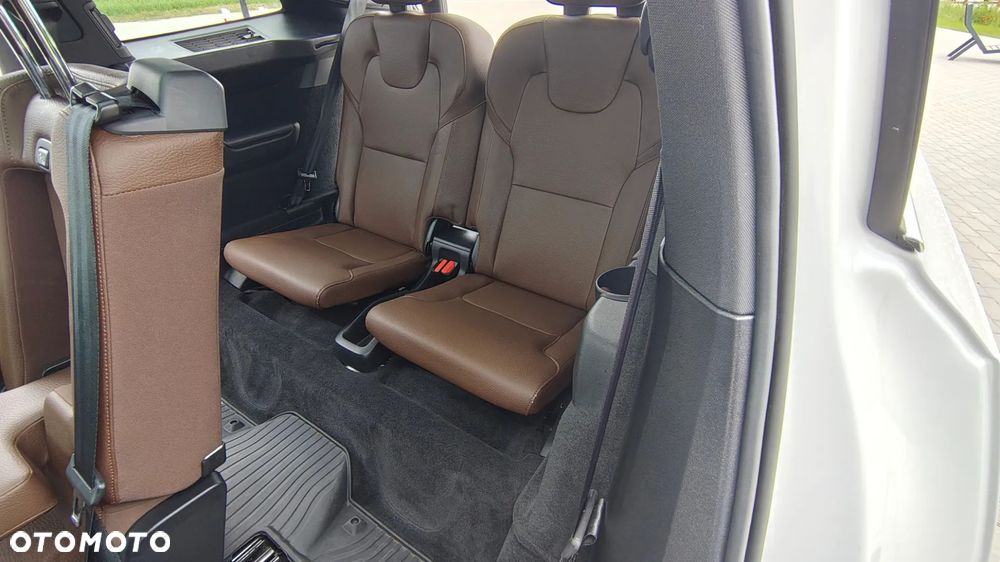 Volvo XC 90 - 34