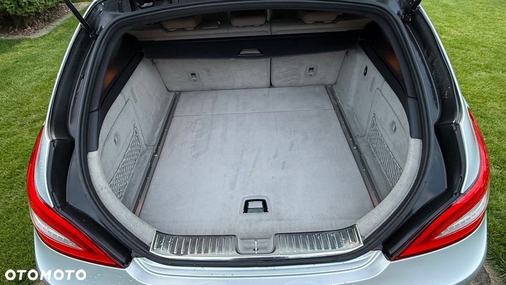 Mercedes-Benz CLS 350 CDI 4-Matic BlueEff - 22