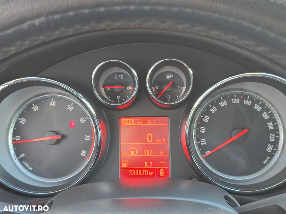 Opel Insignia - 21