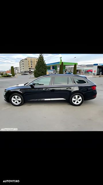 Skoda Superb ver-combi-2-0-tdi-dsg-style - 8