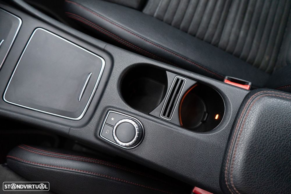 Mercedes-Benz CLA 220 d Shooting Brake AMG Line Aut. - 32