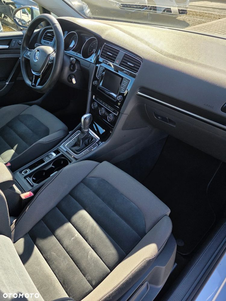 Volkswagen Golf - 15