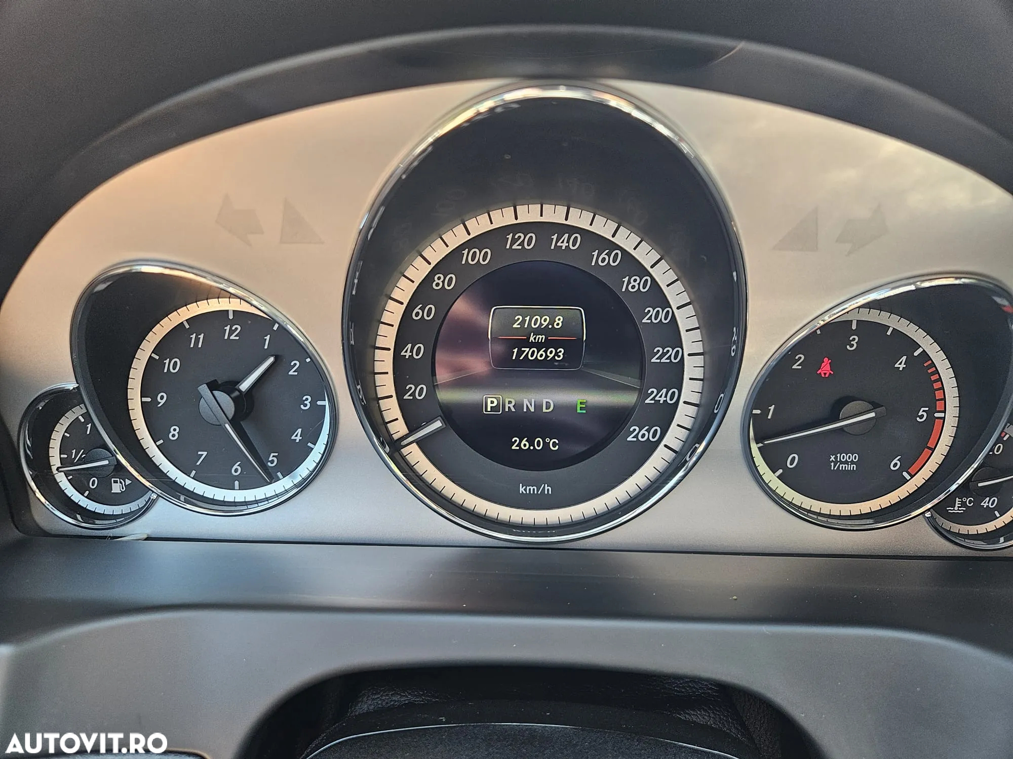 Mercedes-Benz E 350 CDI DPF Coupe BlueEFFICIENCY 7G-TRONIC Avantgarde - 10