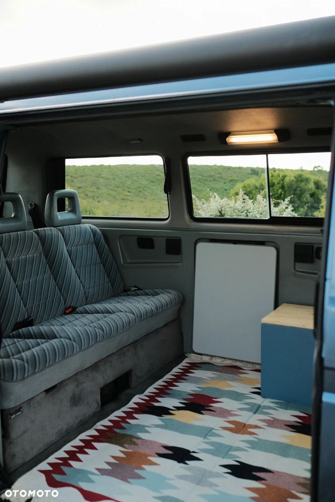 Volkswagen Multivan - 26